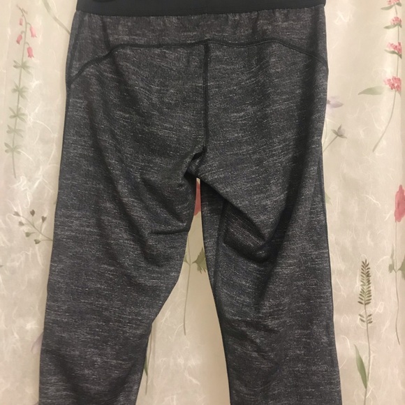 Adidas grey compression capris - size medium - Picture 4 of 5